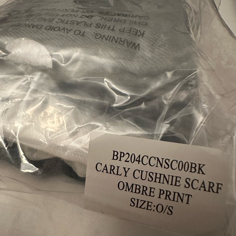 Carly Cushnie scarf black and white ombre print new in packaging - Picture 6 of 6